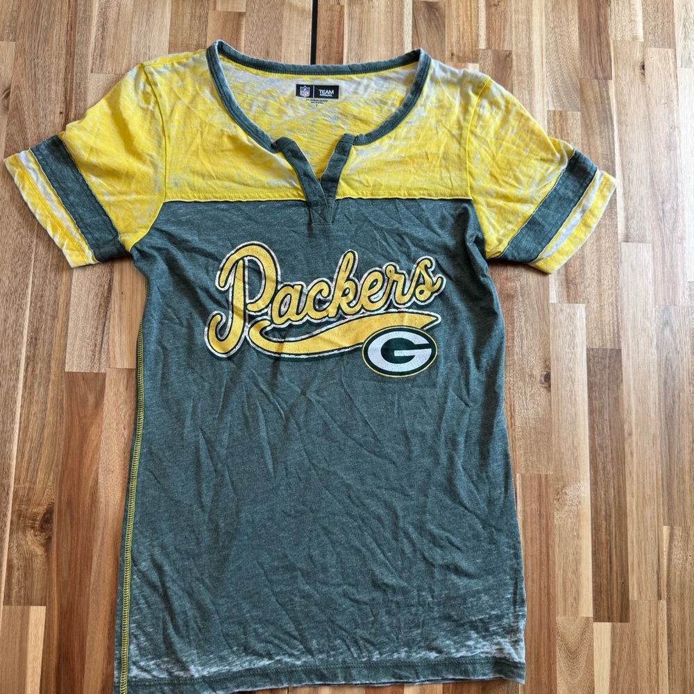 NFL Team Apparel Green Bay Packers Women Small Green Yellow Burnout V-Neck Shirt